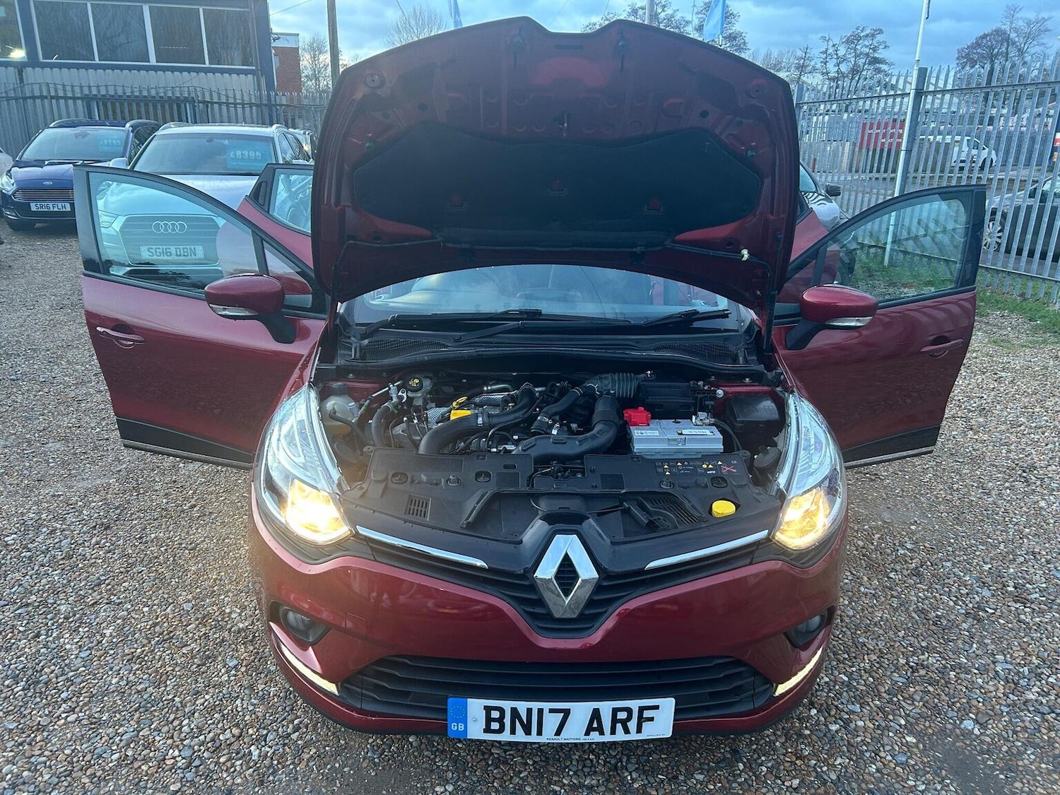 Used Renault Clio 2017 for sale - 77802360: Photo 14