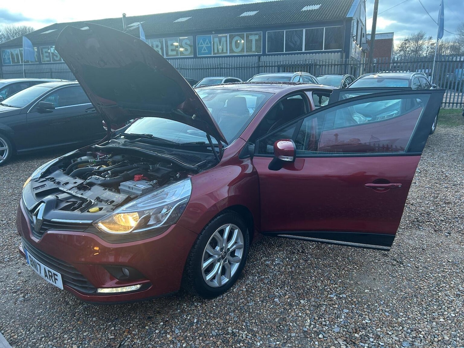 Used Renault Clio 2017 for sale - 77802360: Photo 15