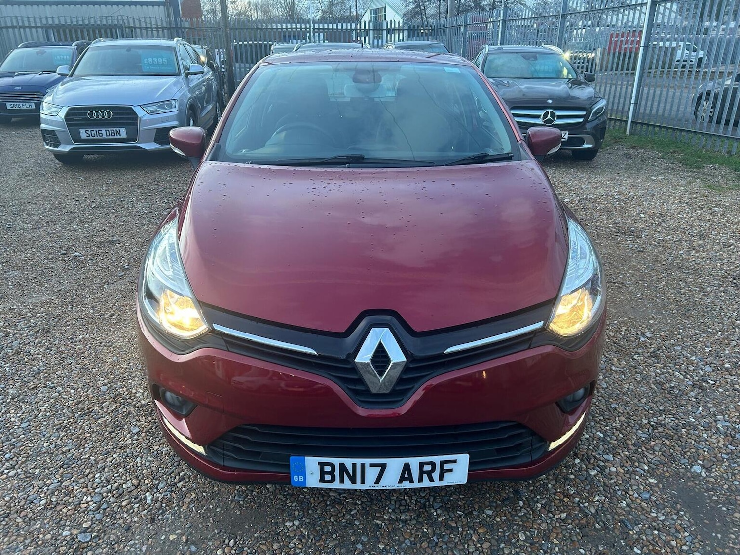 Used Renault Clio 2017 for sale - 77802360: Photo 2