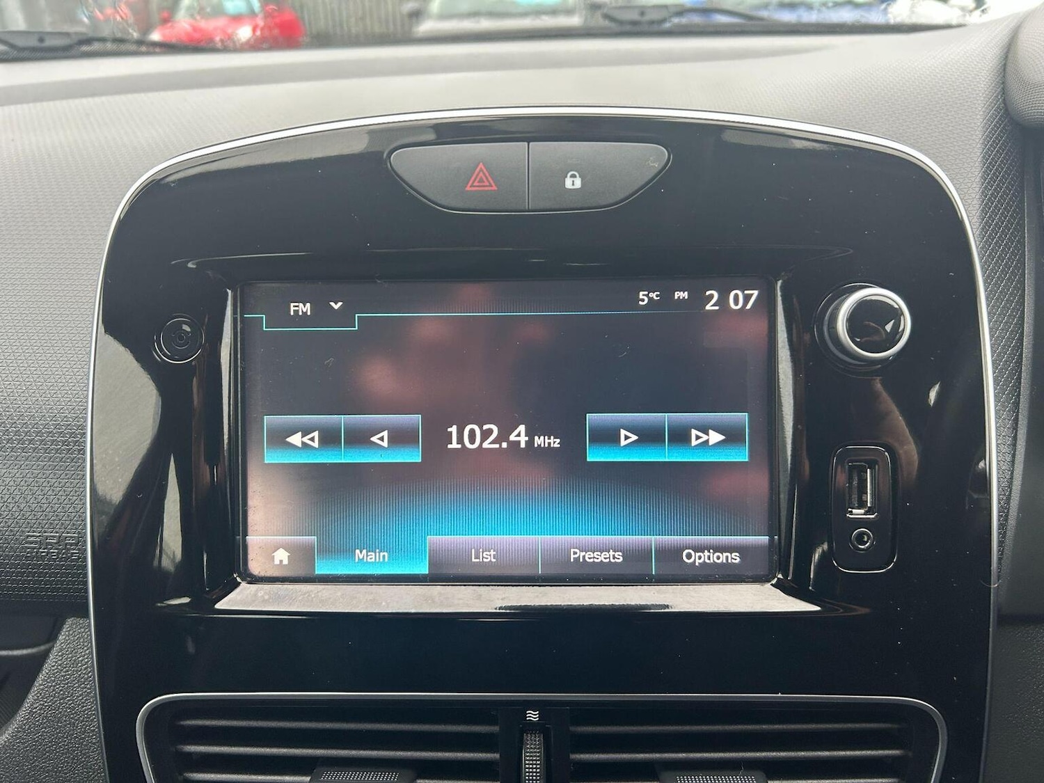 Used Renault Clio 2017 for sale - 77802360: Photo 20