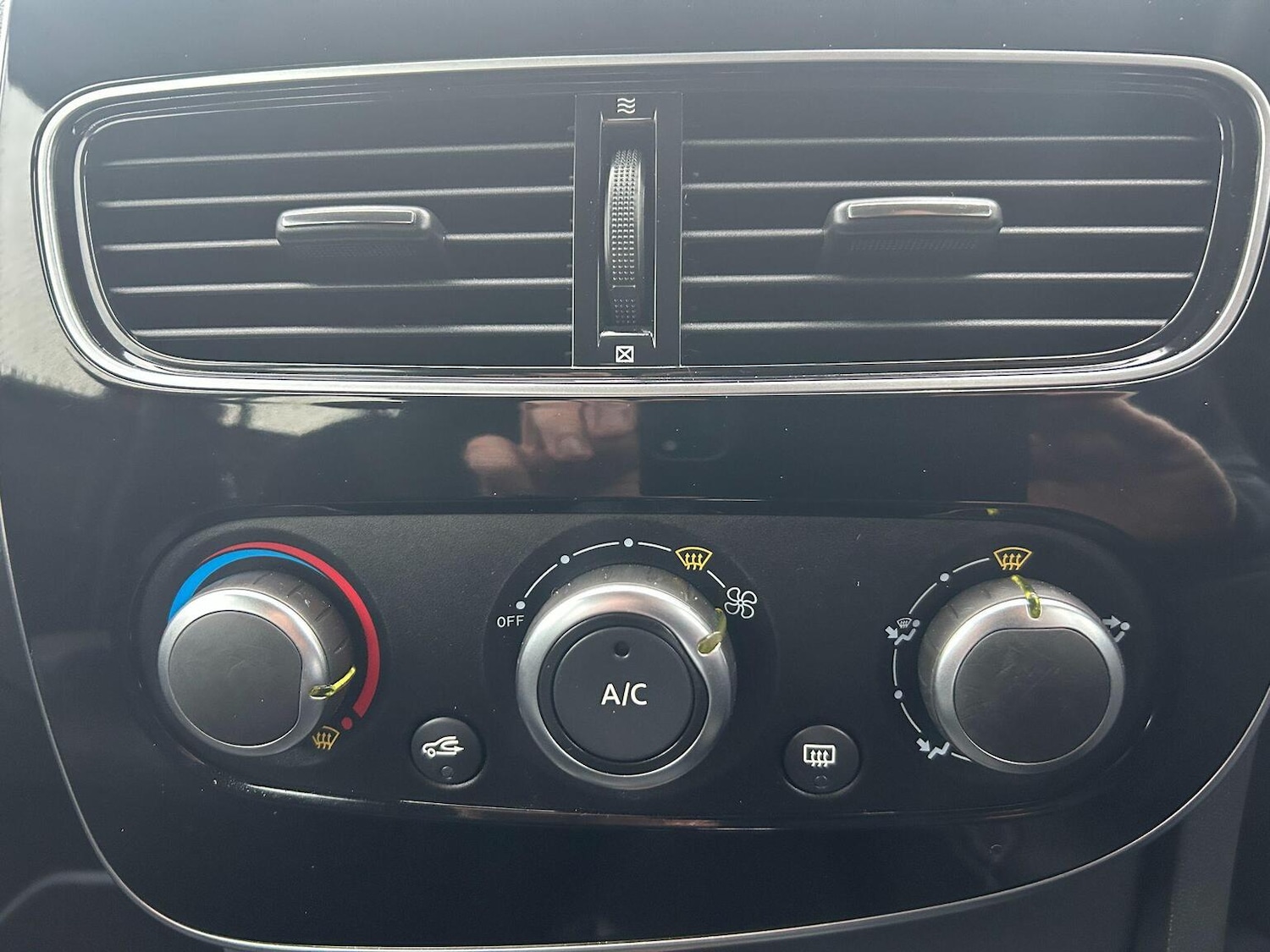 Used Renault Clio 2017 for sale - 77802360: Photo 23