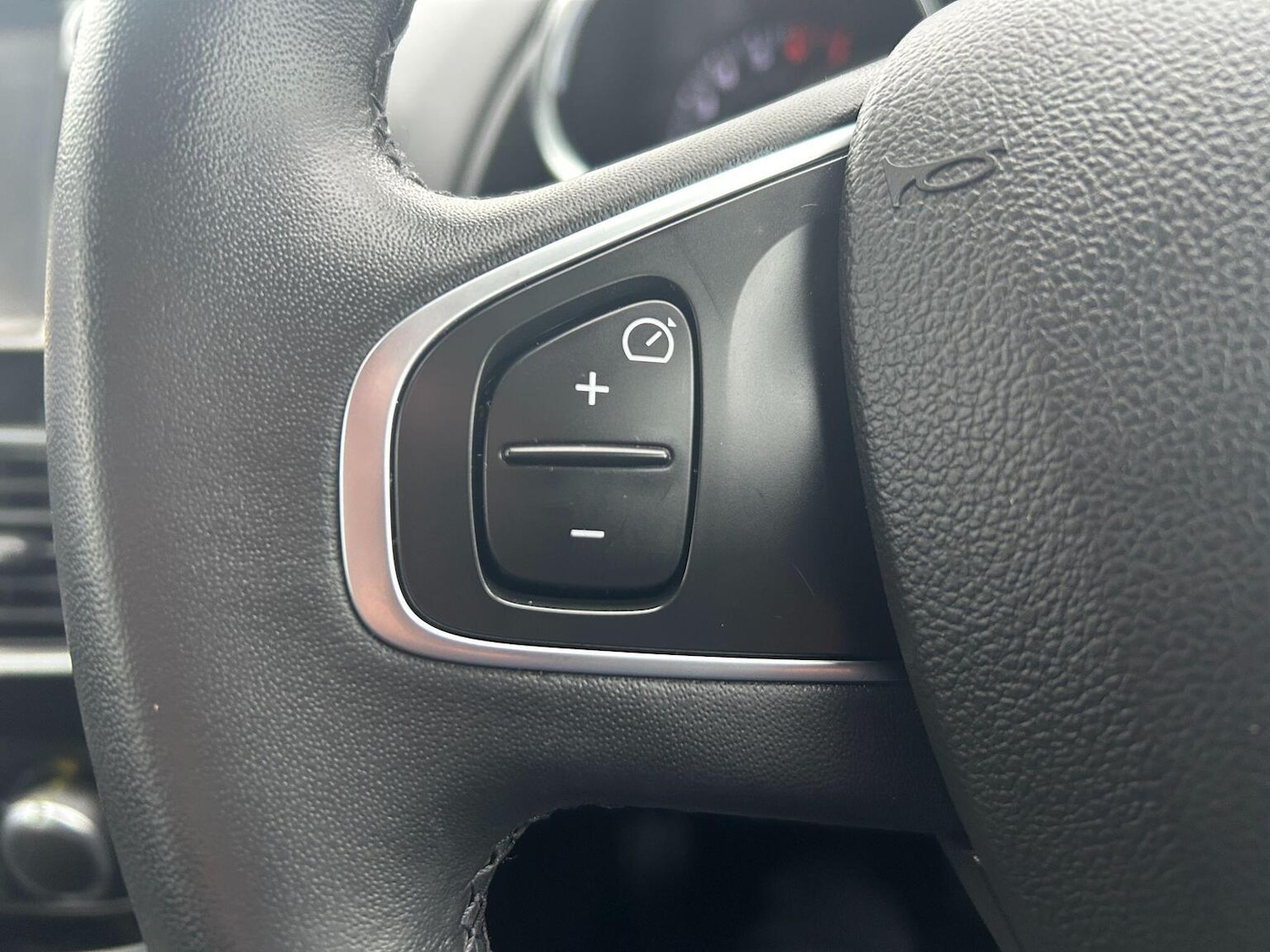 Used Renault Clio 2017 for sale - 77802360: Photo 26