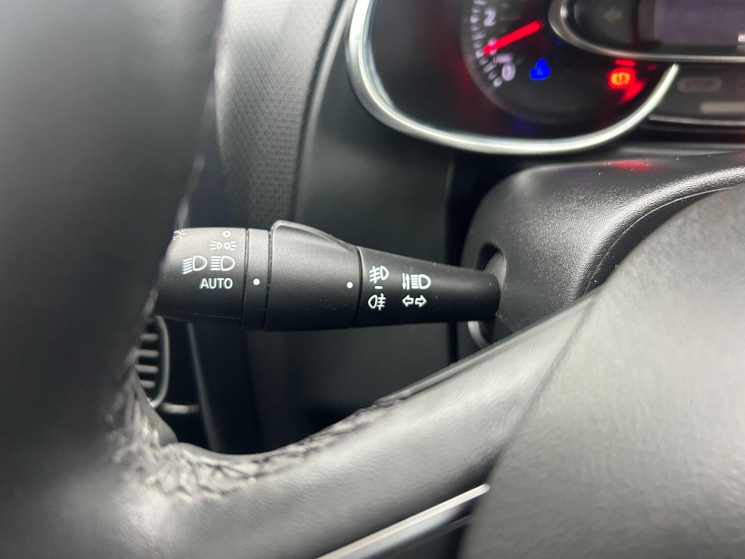 Used Renault Clio 2017 for sale - 77802360: Photo 27