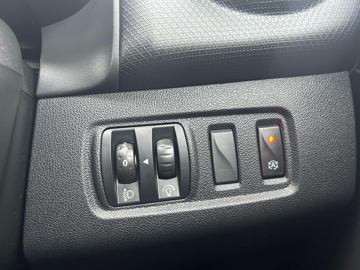 Used Renault Clio 2017 for sale - 77802360: Photo 30