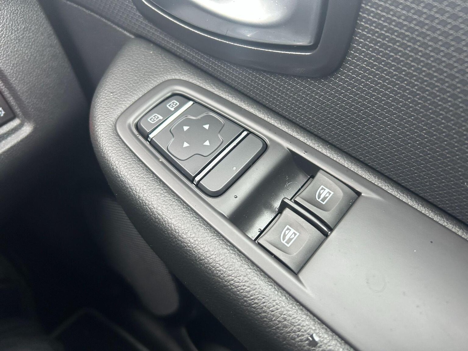 Used Renault Clio 2017 for sale - 77802360: Photo 31