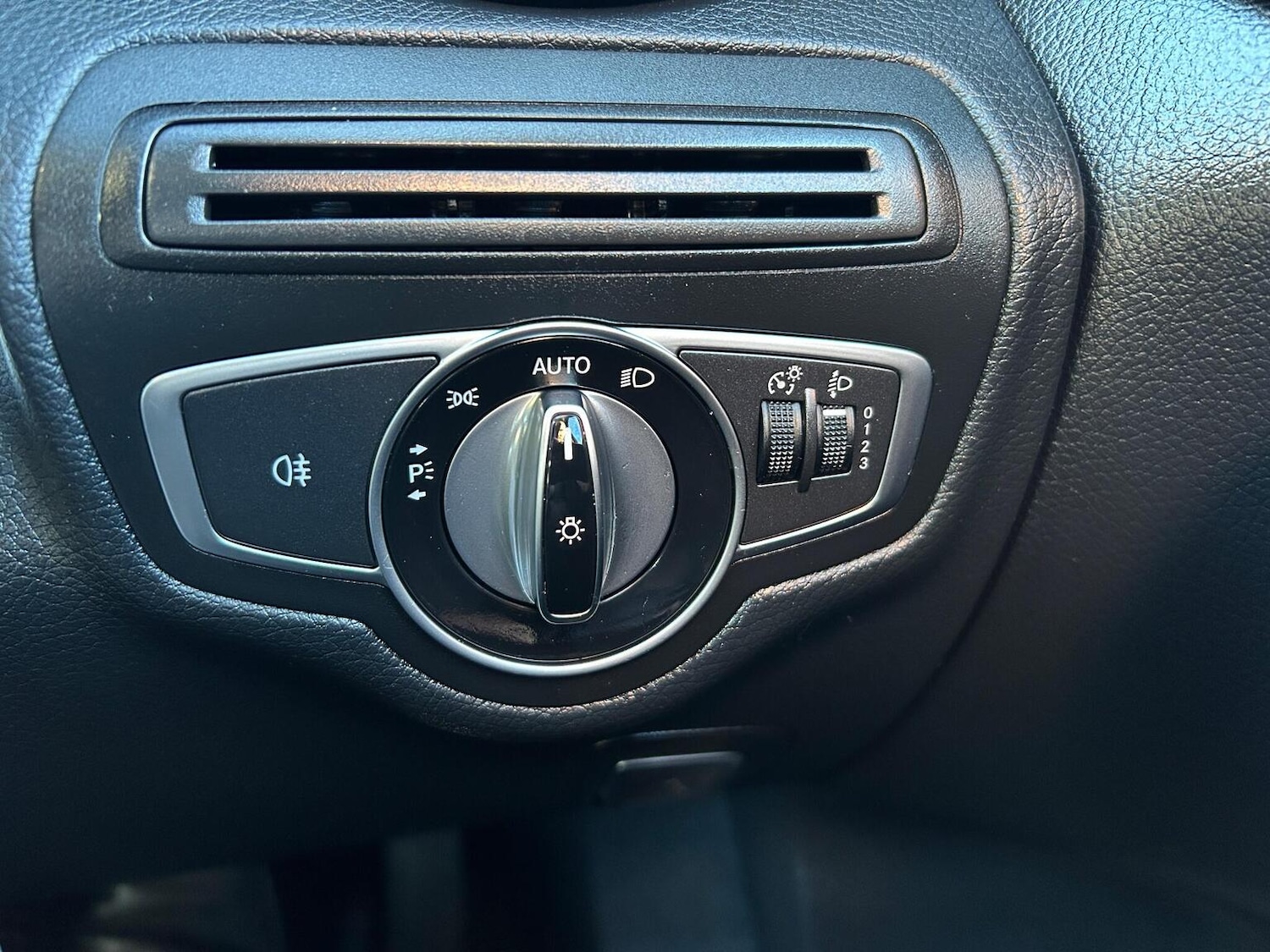 Used Mercedes-Benz C Class 2016 for sale - 77802352: Photo 45