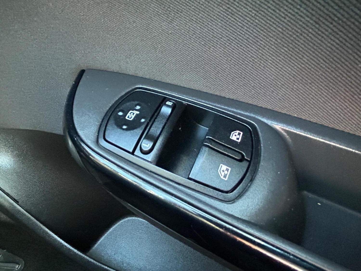 Used Vauxhall Corsa 2015 for sale - 78213544: Photo 40