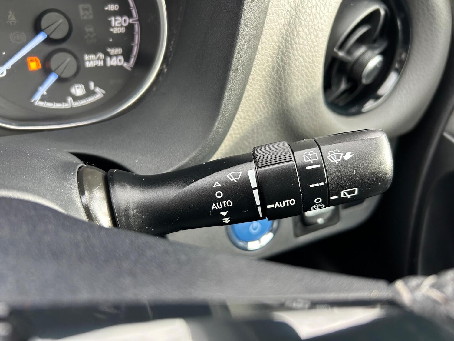 Used Toyota Yaris 2019 for sale - 77822338: Photo 44