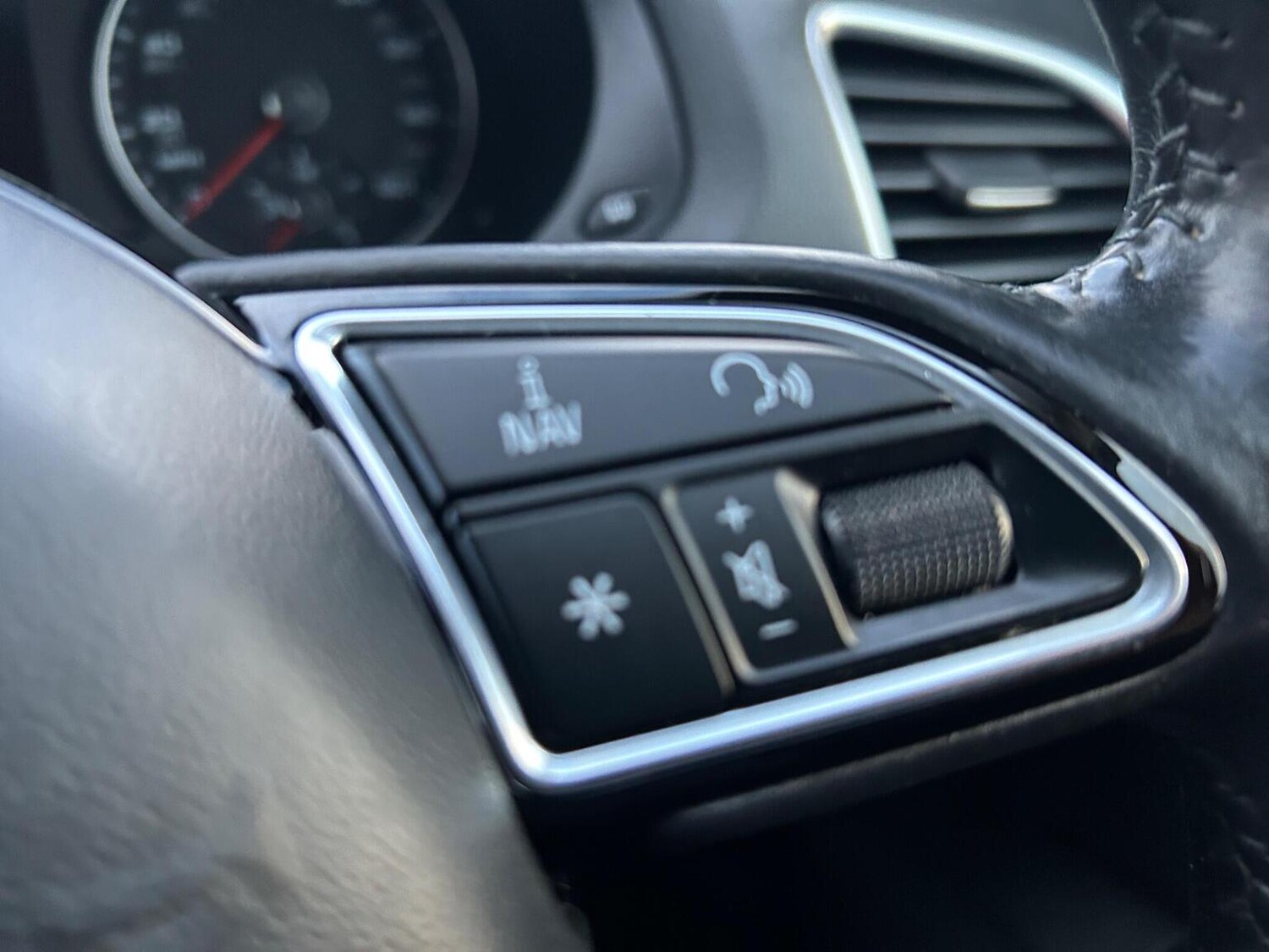 Used Audi Q3 2016 for sale - 77802363: Photo 41