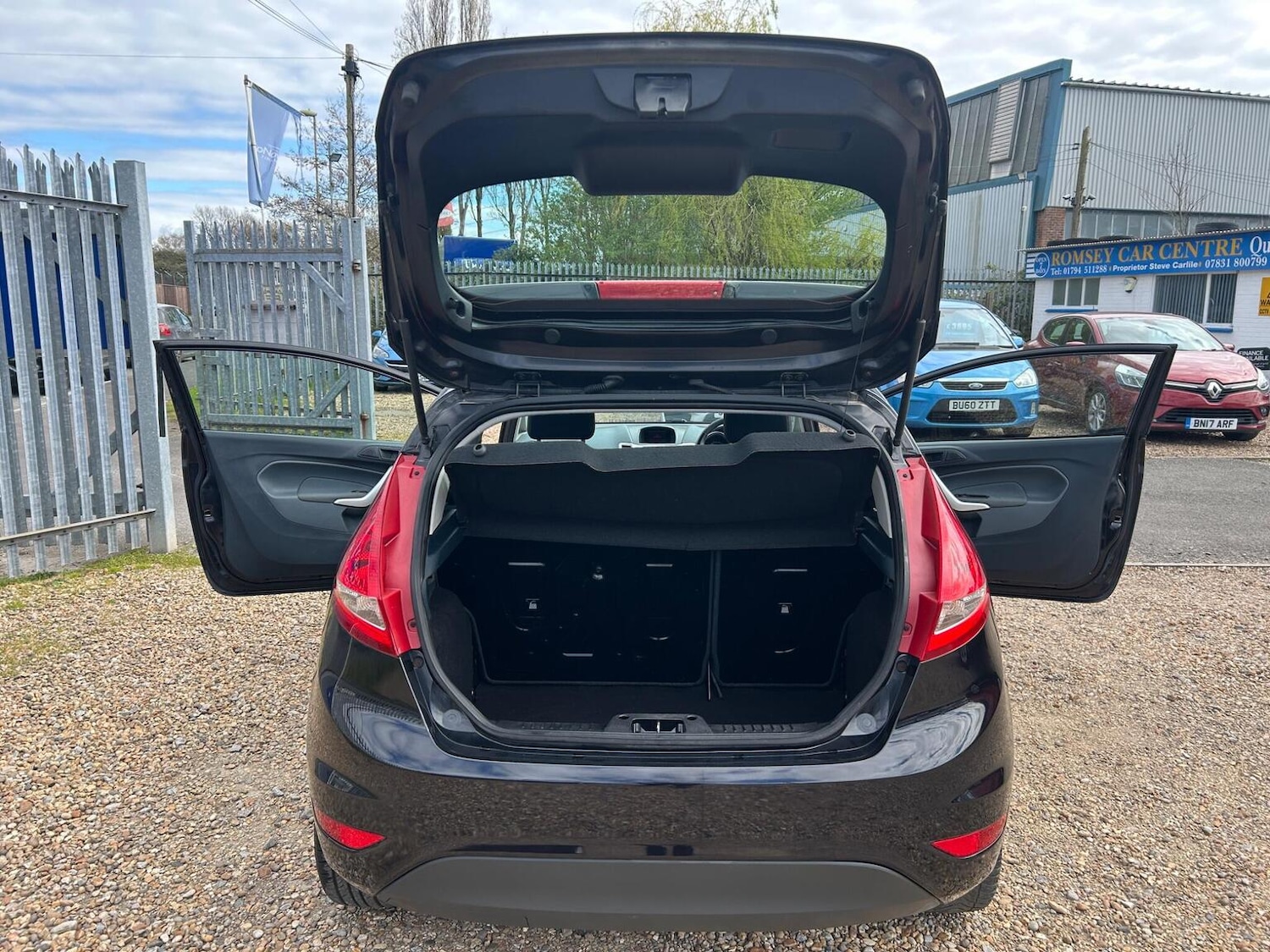 Used Ford Fiesta 2010 for sale - 78084481: Photo 13