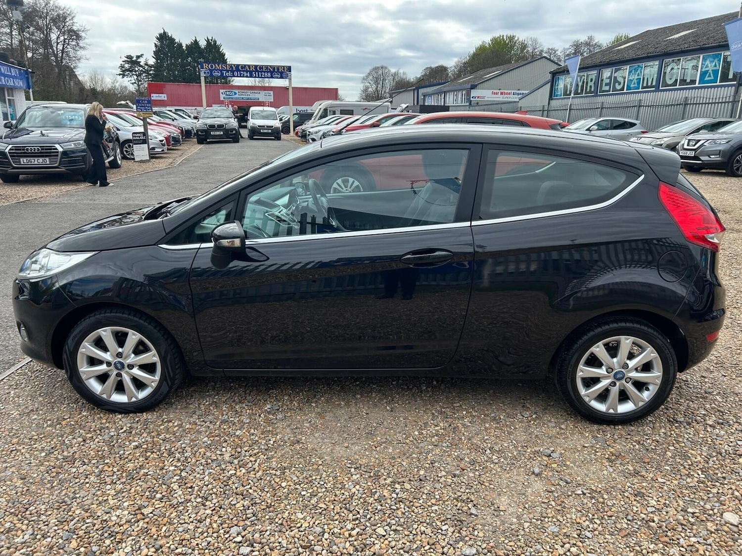 Used Ford Fiesta 2010 for sale - 78084481: Photo 4