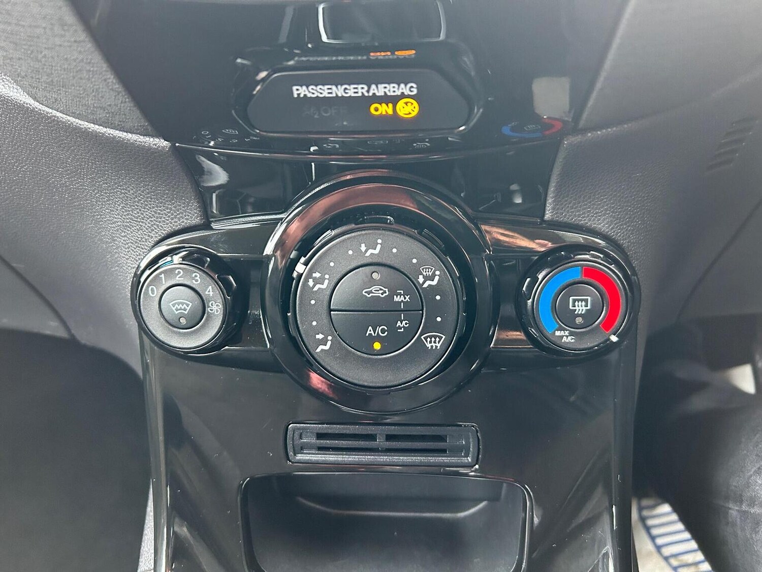 Used Ford Fiesta 2014 for sale - 77802364: Photo 30