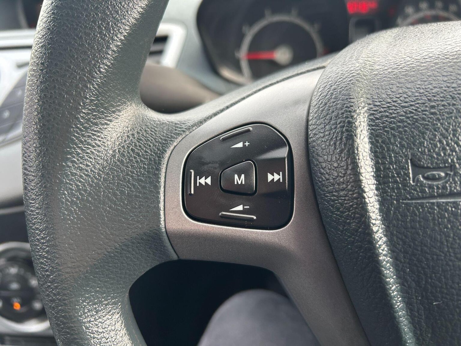 Used Ford Fiesta 2011 for sale - 77802378: Photo 40