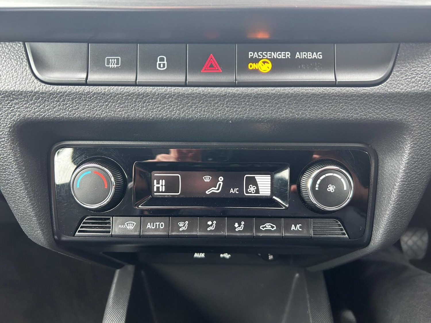 Used Skoda Fabia 2015 for sale - 77880932: Photo 39