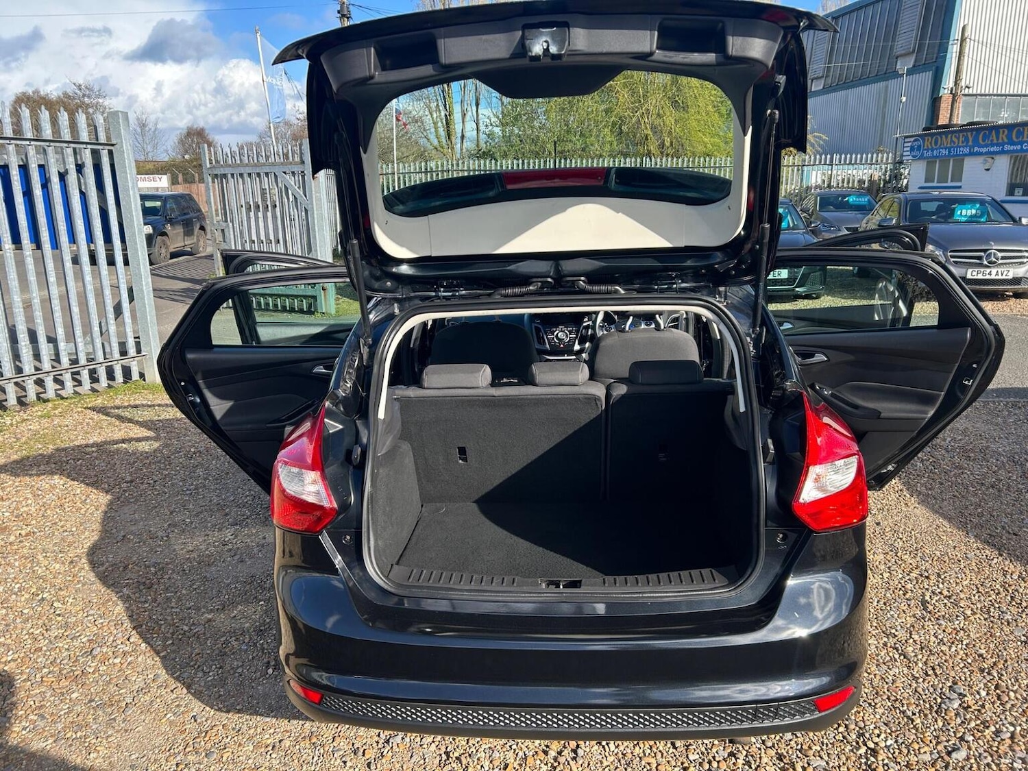 Used Ford Focus 2011 for sale - 78018359: Photo 16