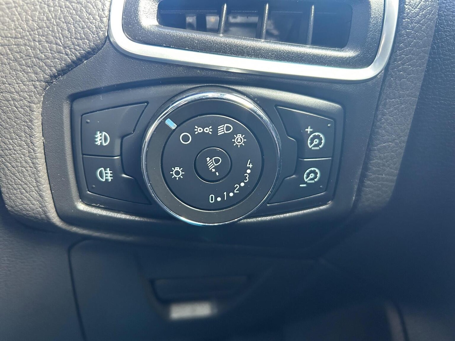 Used Ford Focus 2011 for sale - 78018359: Photo 47