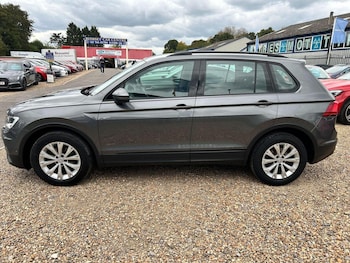 Used Volkswagen Tiguan 2016 for sale - 77802355: Photo
