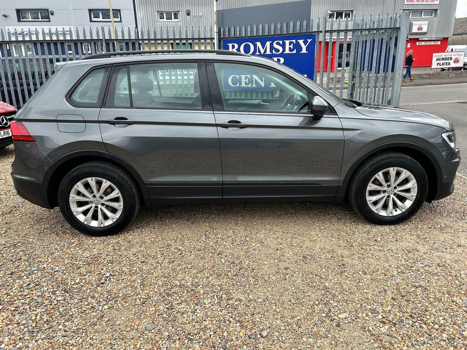 Used Volkswagen Tiguan 2016 for sale - 77802355: Photo 8
