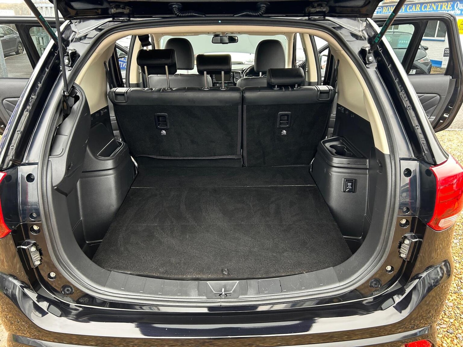 Used Mitsubishi Outlander 2017 for sale - 77807171: Photo 17