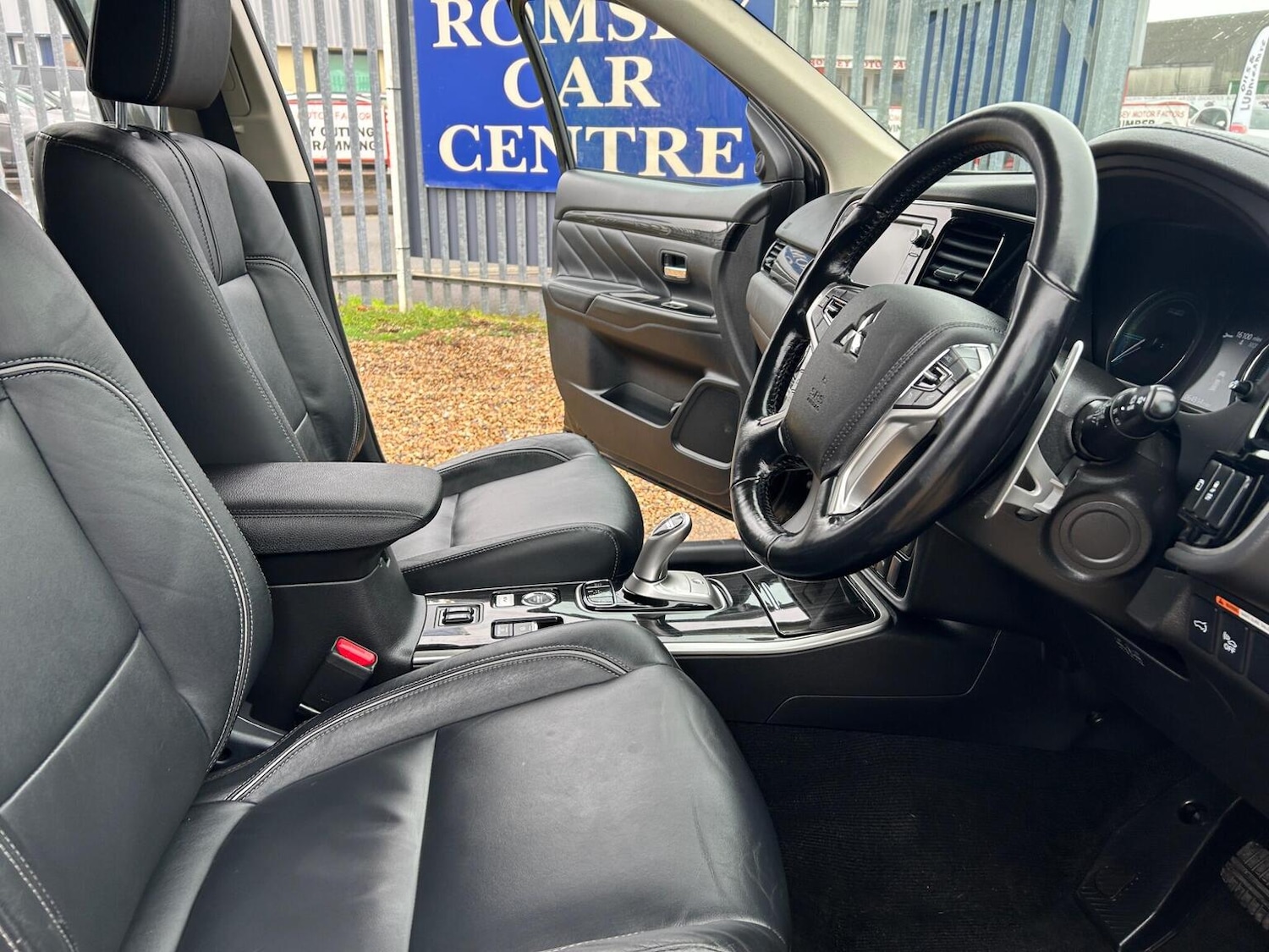 Used Mitsubishi Outlander 2017 for sale - 77807171: Photo 21