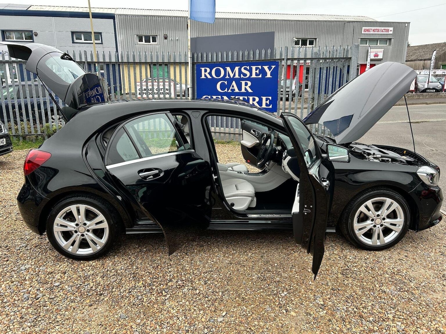 Used Mercedes-Benz A-Class 2015 for sale - 78134931: Photo 21