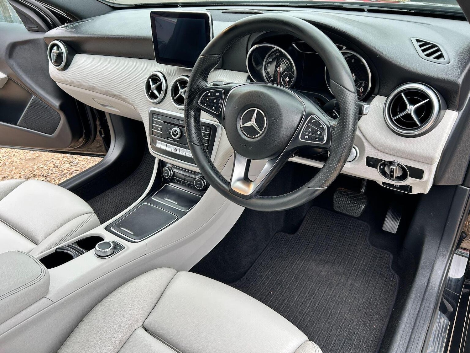 Used Mercedes-Benz A-Class 2015 for sale - 78134931: Photo 23