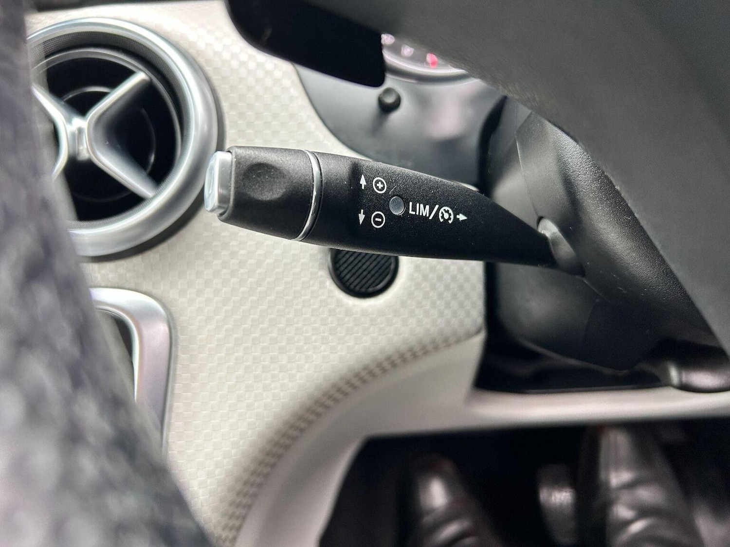 Used Mercedes-Benz A-Class 2015 for sale - 78134931: Photo 41