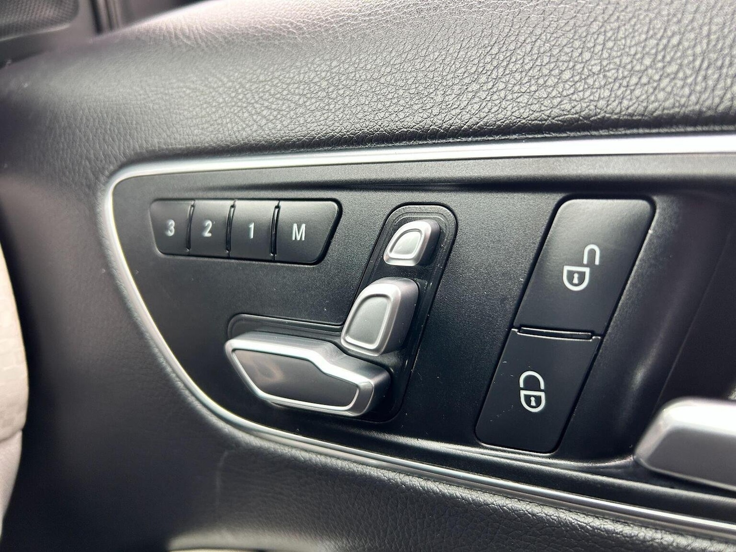 Used Mercedes-Benz A-Class 2015 for sale - 78134931: Photo 45