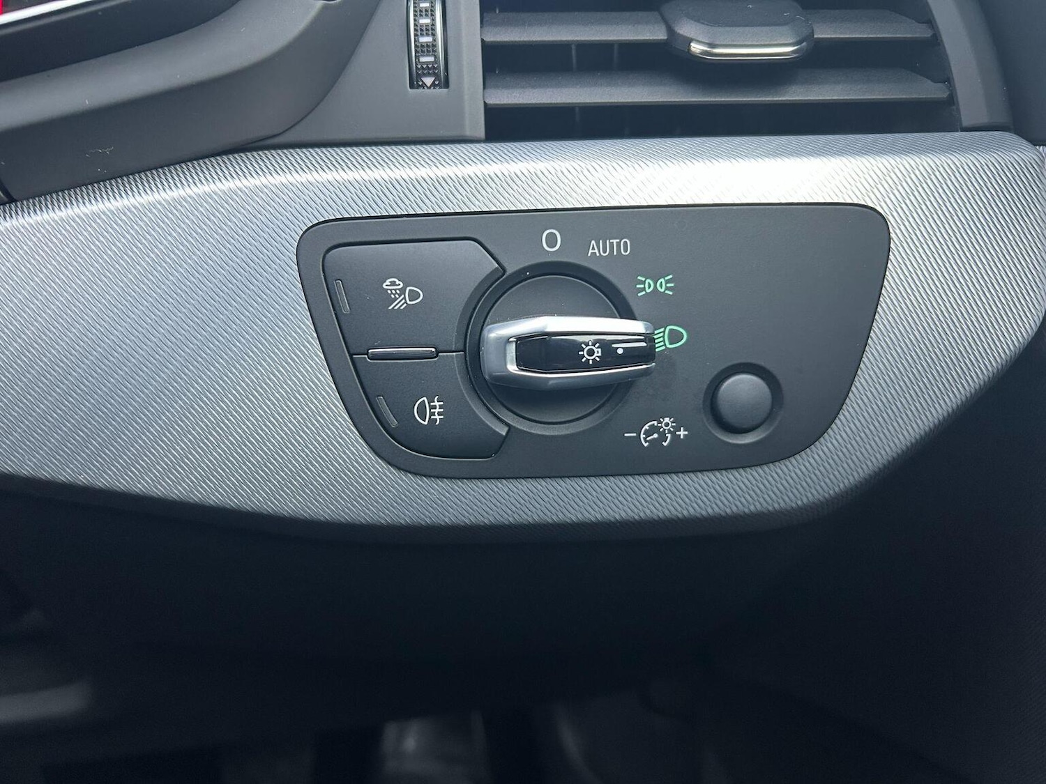 Used Audi A4 2017 for sale - 77802359: Photo 47