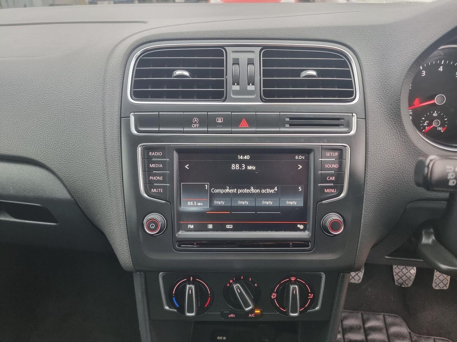 Used Volkswagen Polo 2016 for sale - 77977045: Photo 28