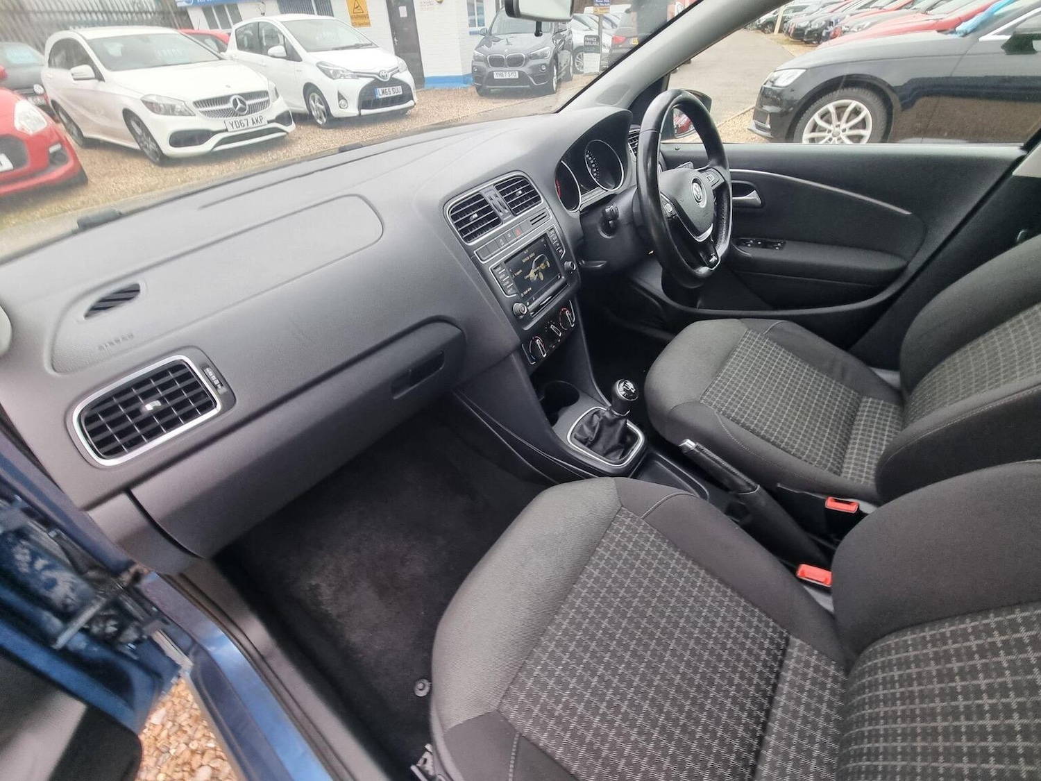 Used Volkswagen Polo 2016 for sale - 77977045: Photo 7