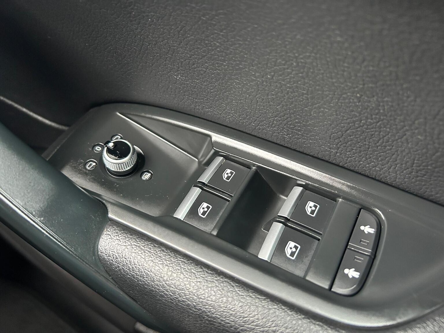 Used Audi Q5 2017 for sale - 78045683: Photo 45