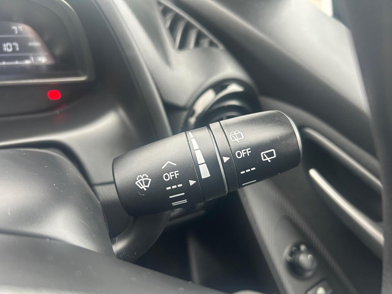 Used Mazda Mazda2 2018 for sale - 77802366: Photo 41