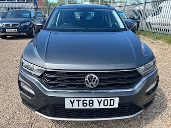 Used Volkswagen T-Roc 2018 for sale - 78427511: Photo