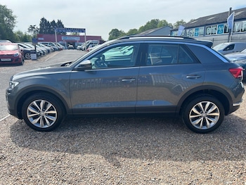 Used Volkswagen T-Roc 2018 for sale - 78427511: Photo