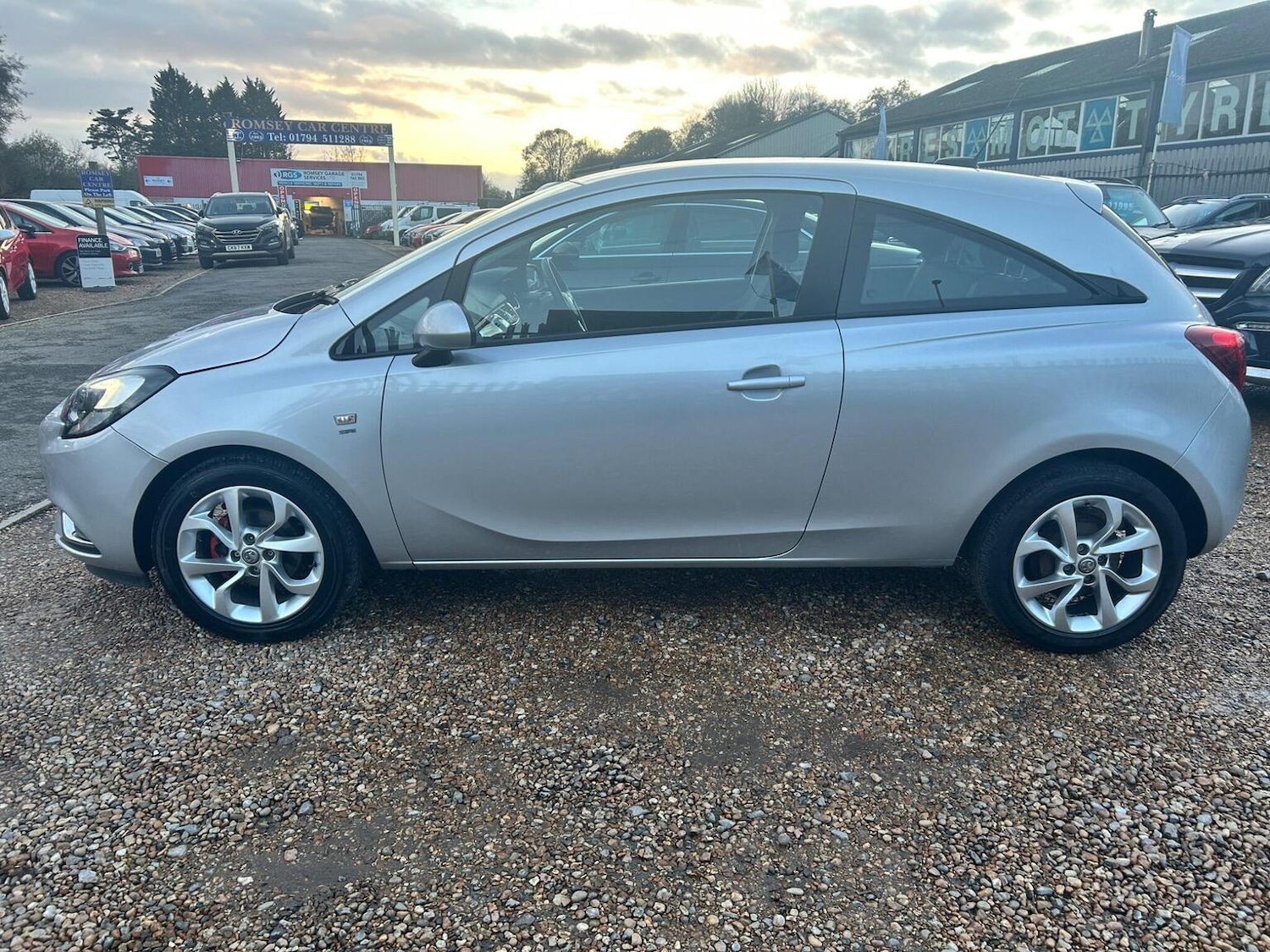Used Vauxhall Corsa 2016 for sale - 77802350: Photo 4