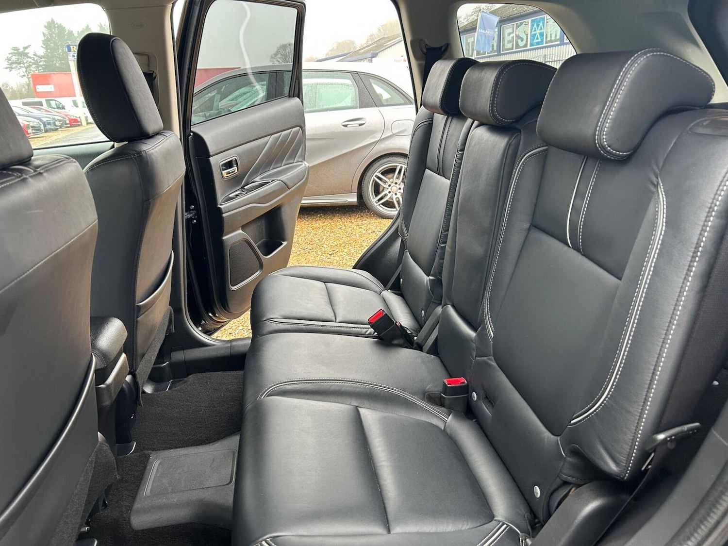 Used Mitsubishi Outlander 2017 for sale - 77938173: Photo 28