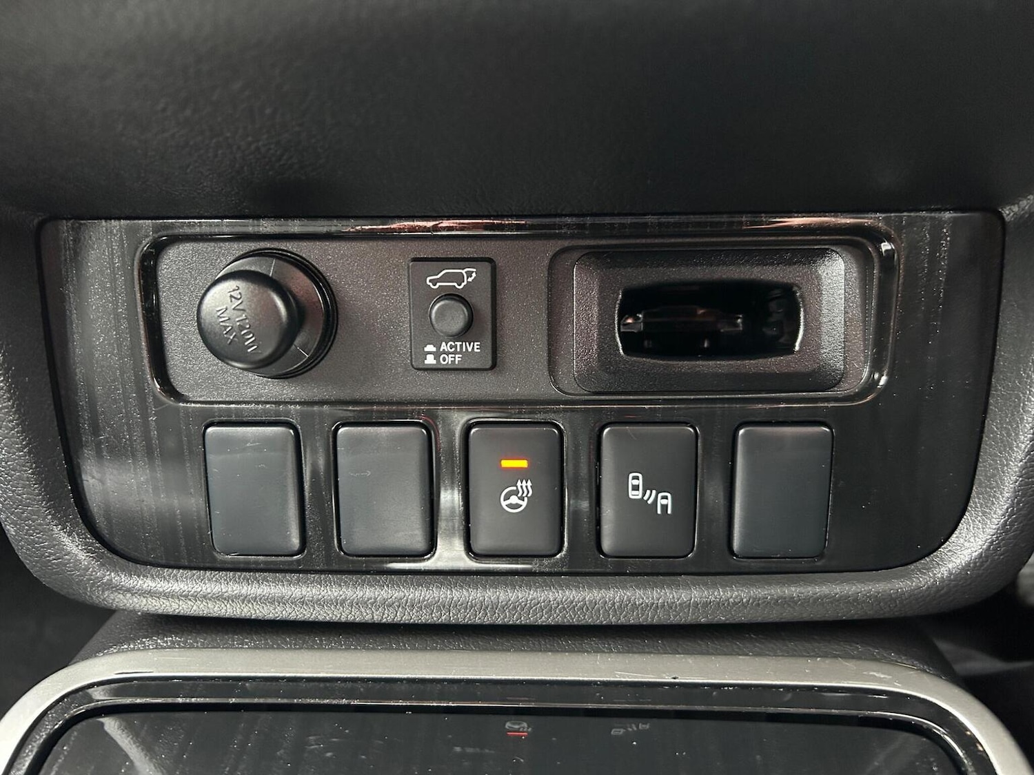 Used Mitsubishi Outlander 2017 for sale - 77938173: Photo 38