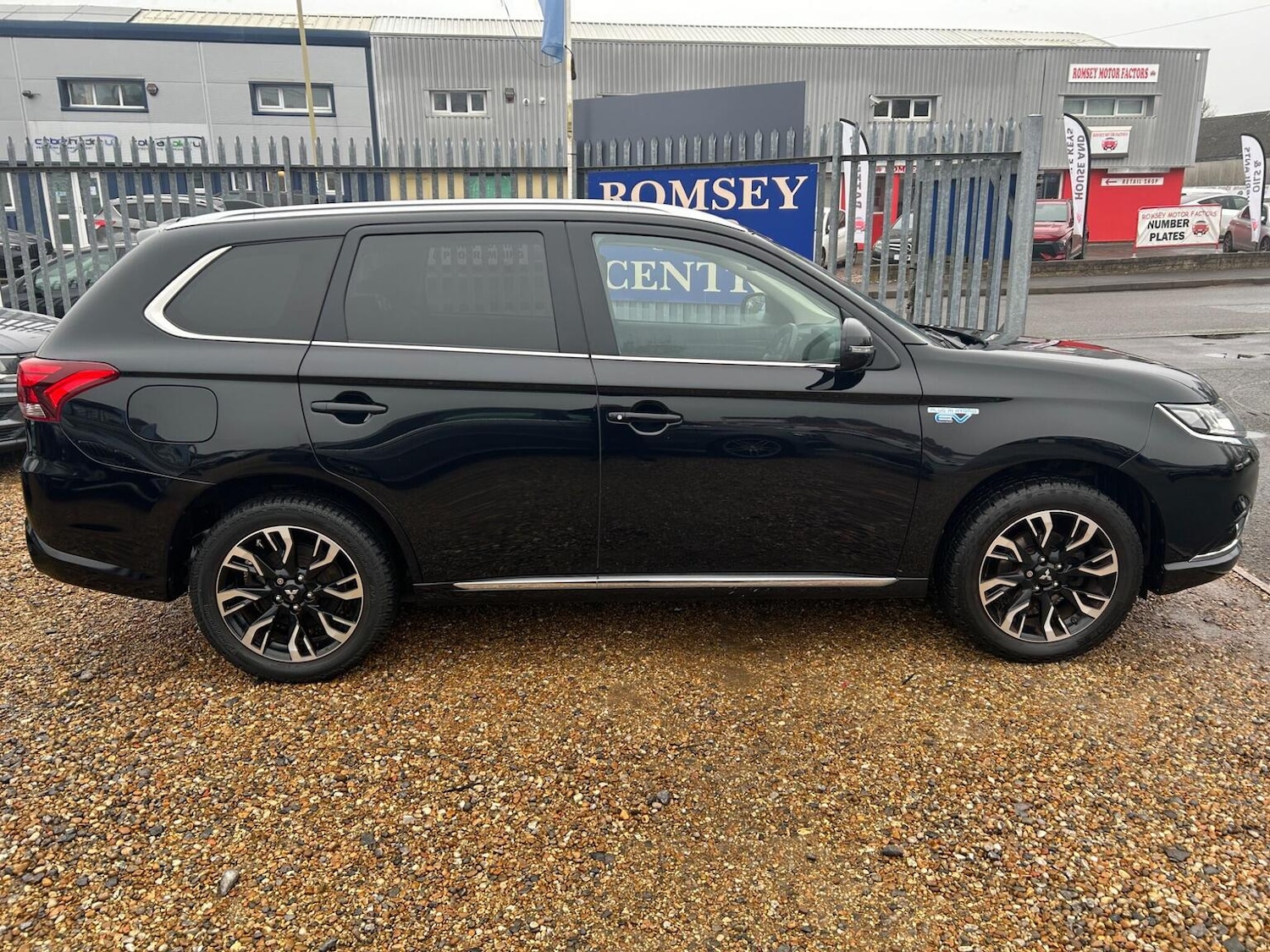 Used Mitsubishi Outlander 2017 for sale - 77938173: Photo 8