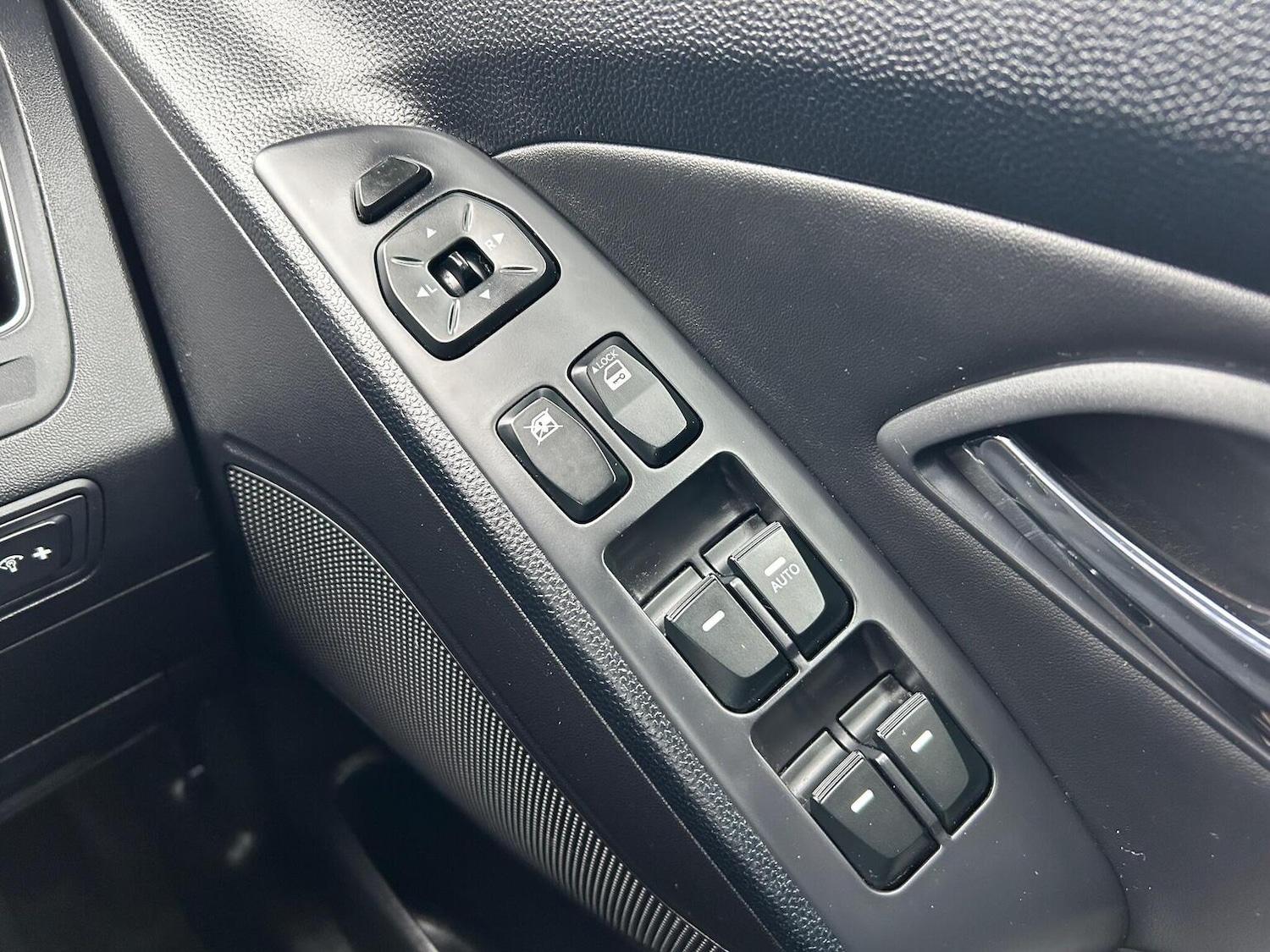 Used Hyundai Ix35 2011 for sale - 77802375: Photo 42