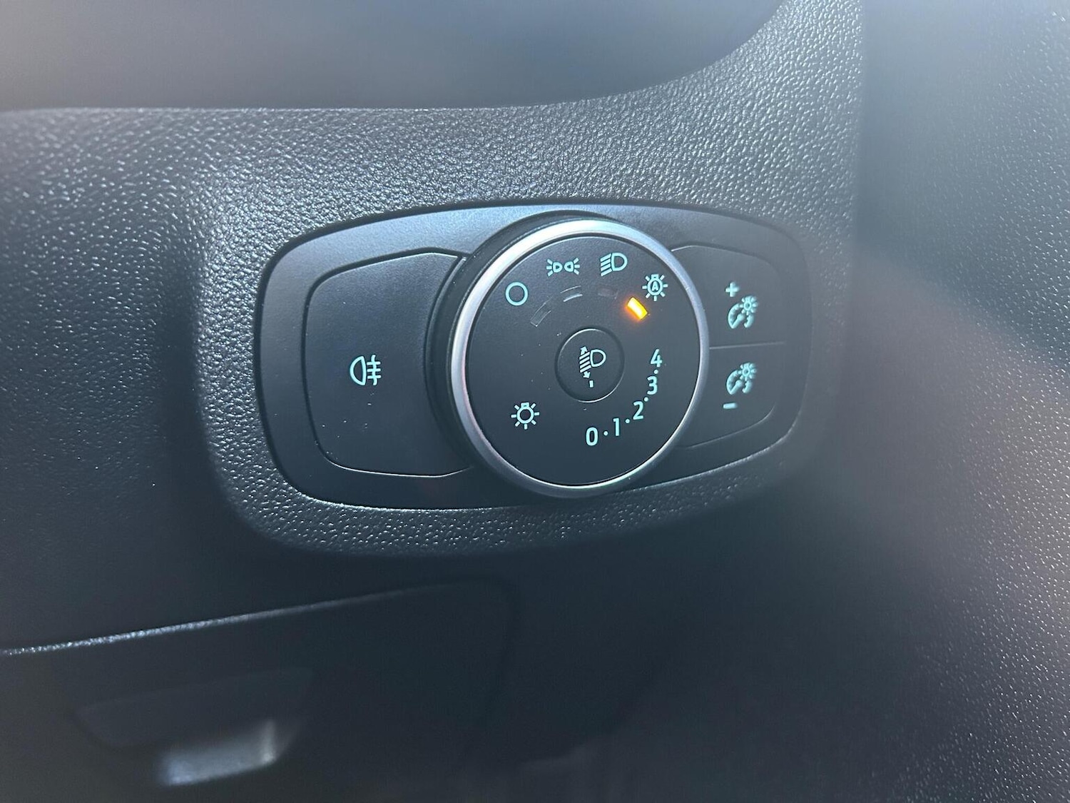 Used Ford Fiesta 2018 for sale - 77937882: Photo 45