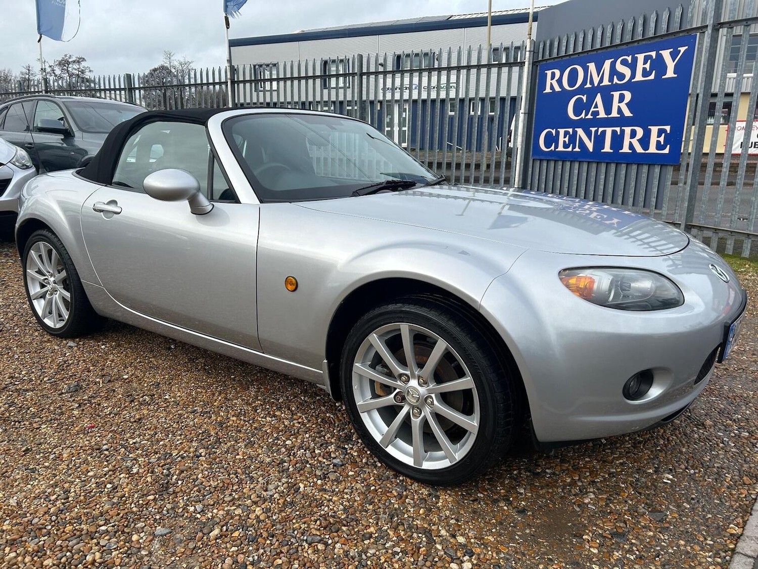 Used Mazda MX-5 2006 for sale - 77802374: Photo 2