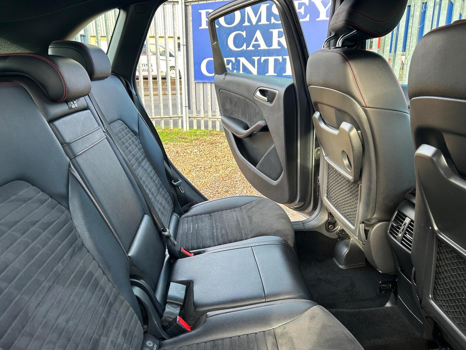 Used Mercedes-Benz B Class 2017 for sale - 77802351: Photo 30