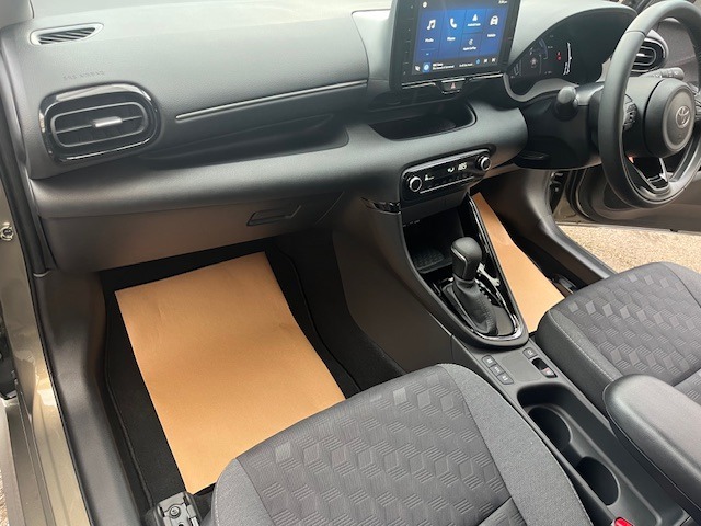 Used Toyota Yaris 2024 for sale - 76302592: Photo 13