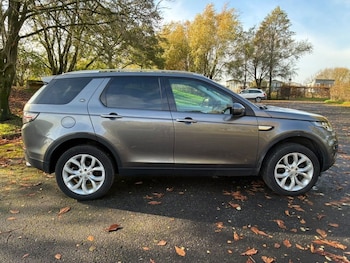 Used Land Rover Discovery Sport 2016 for sale - 76510035: Photo