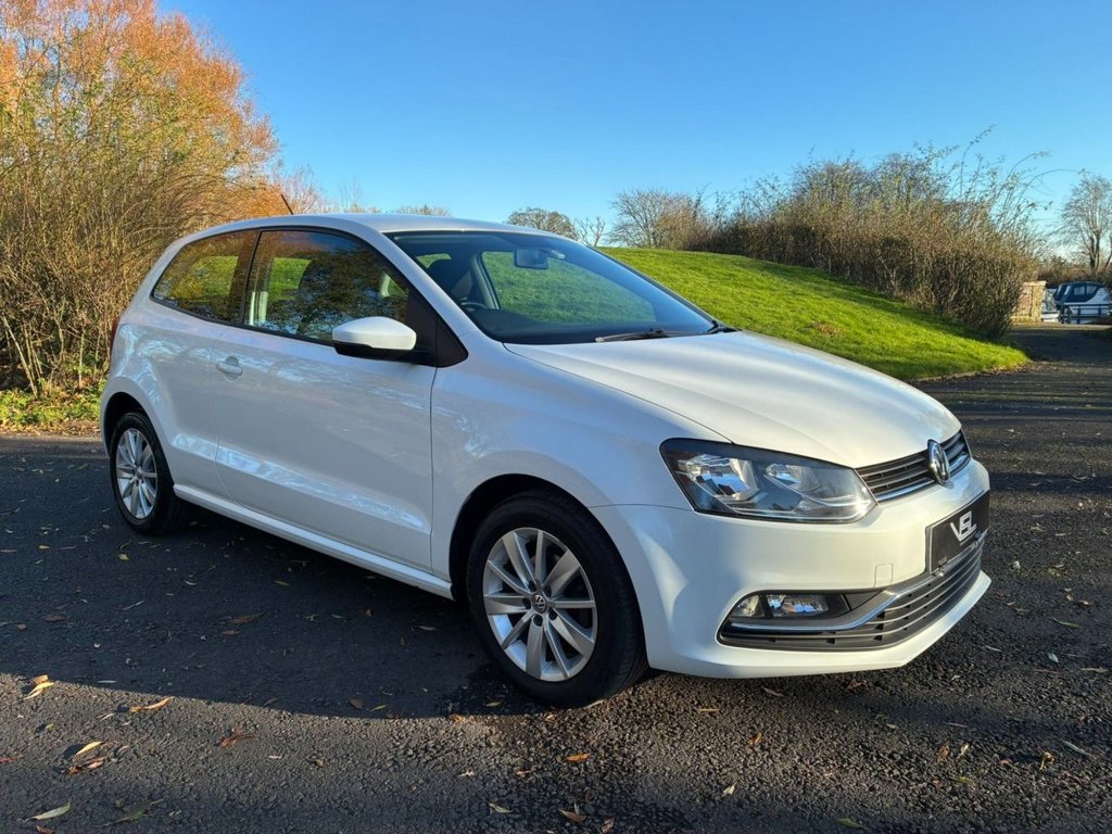 Used Volkswagen Polo 2015 for sale - 76642833: Photo 1