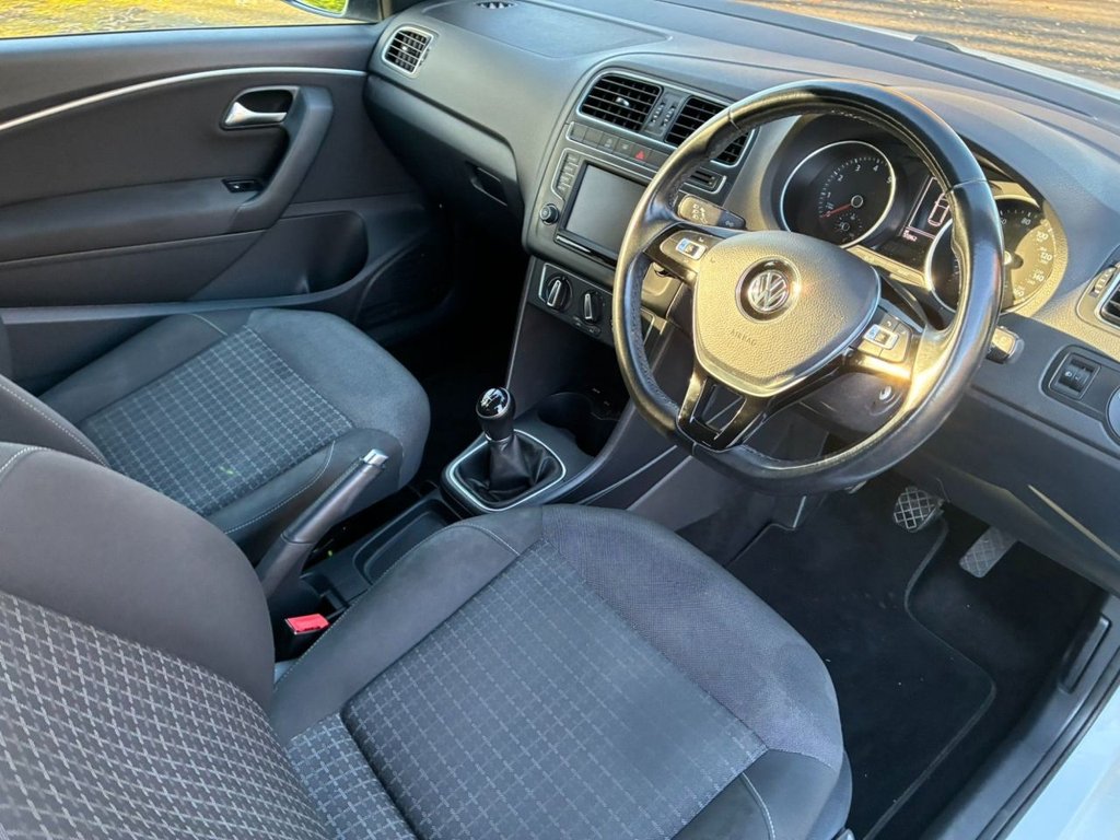 Used Volkswagen Polo 2015 for sale - 76642833: Photo 12
