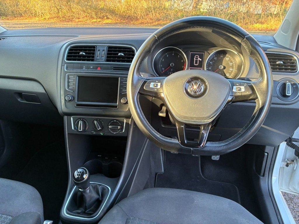 Used Volkswagen Polo 2015 for sale - 76642833: Photo 14