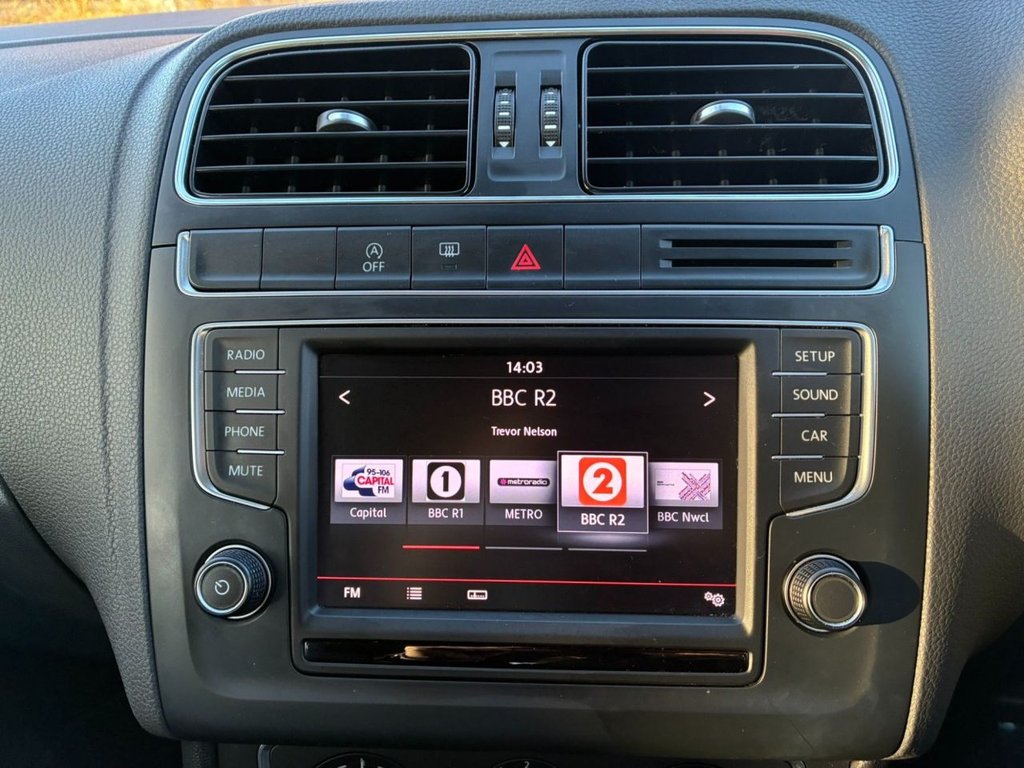 Used Volkswagen Polo 2015 for sale - 76642833: Photo 16