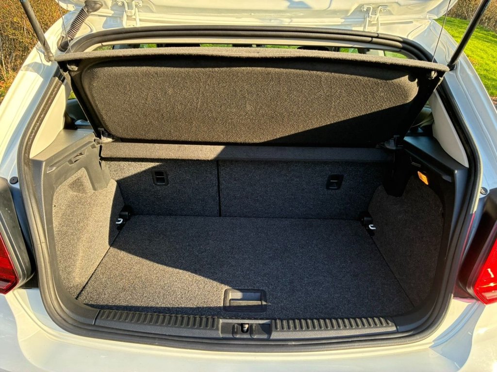 Used Volkswagen Polo 2015 for sale - 76642833: Photo 27